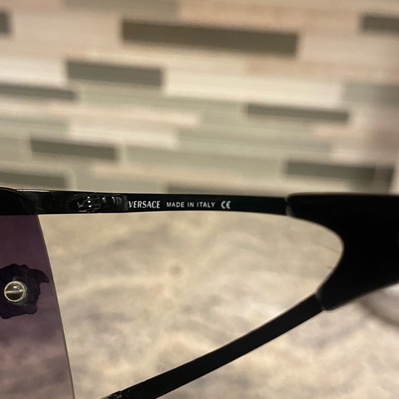 Versace sunglasses - Picture 5 of 8